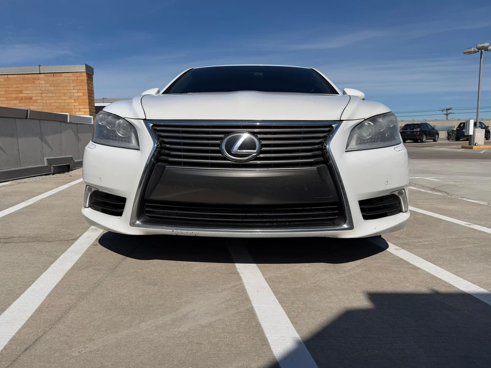 2013 Lexus LS 4th Gen - Image 6 of 31