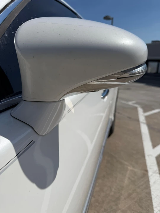 2013 Lexus LS 4th Gen - Image 19 of 31