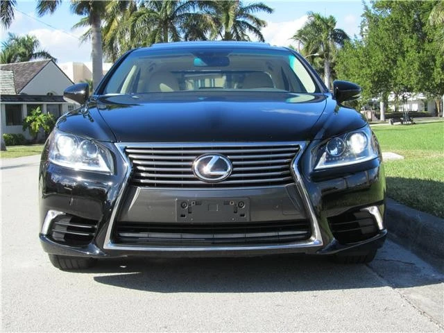 2013 Lexus LS 4th Gen - Image 5 of 12