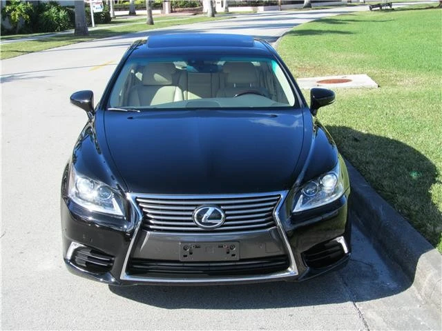 2013 Lexus LS 4th Gen - Image 4 of 12