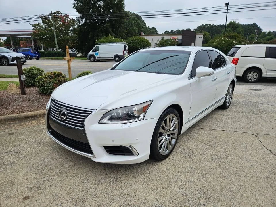 2013 Lexus LS 4th Gen - Image 6 of 13
