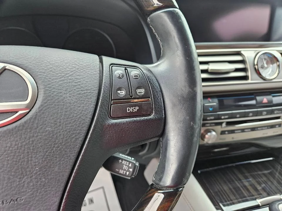 2013 Lexus LS 4th Gen - Image 18 of 20