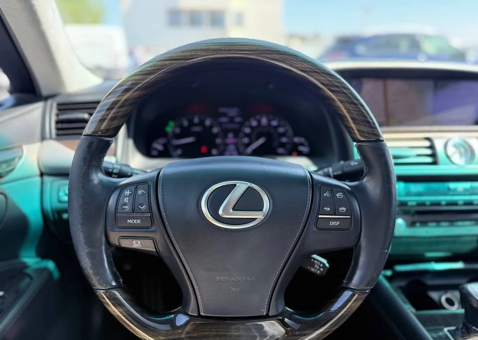 2013 Lexus LS 4th Gen - Image 19 of 20