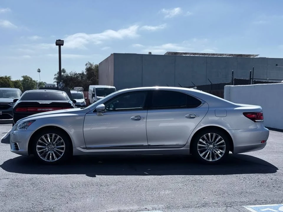 2013 Lexus LS 4th Gen - Image 3 of 20