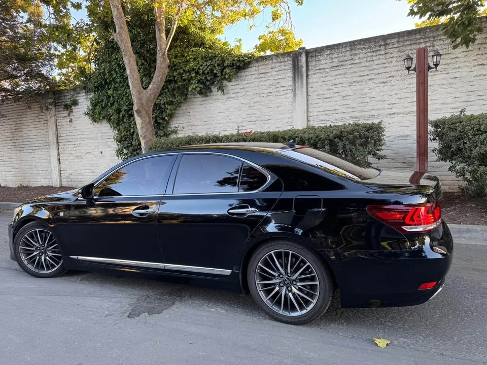 2013 Lexus LS 4th Gen - Image 5 of 13