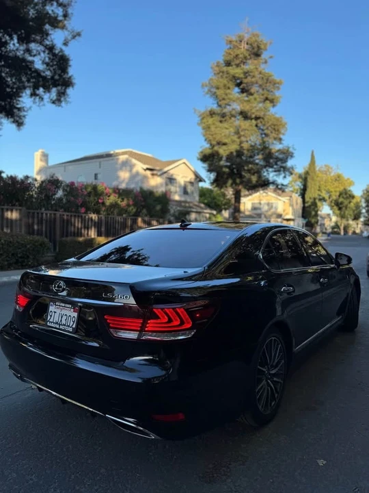 2013 Lexus LS 4th Gen - Image 3 of 13