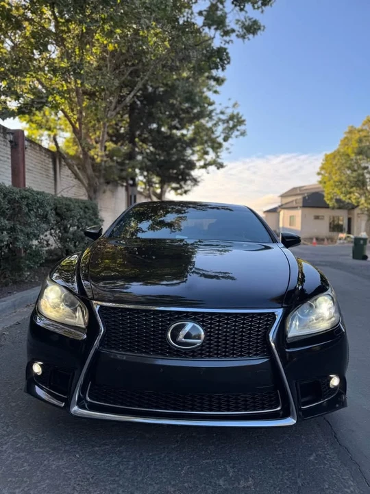 2013 Lexus LS 4th Gen - Image 6 of 13