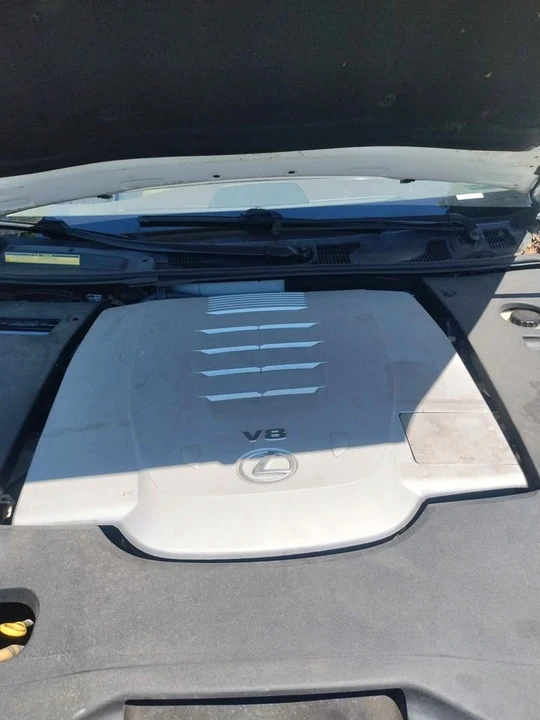 2013 Lexus LS 4th Gen - Image 16 of 17