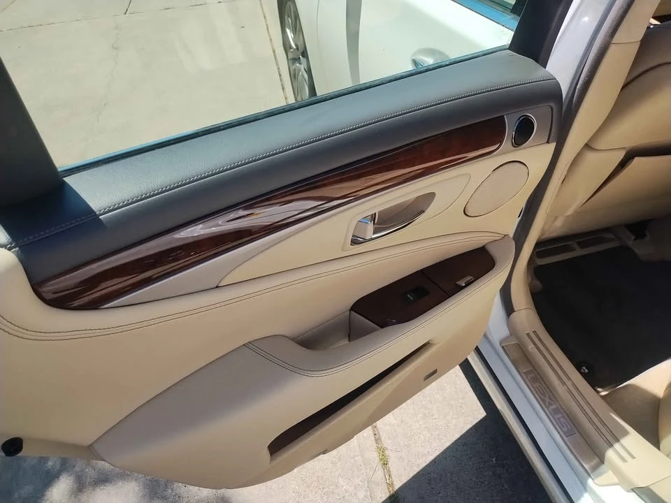 2013 Lexus LS 4th Gen - Image 12 of 17