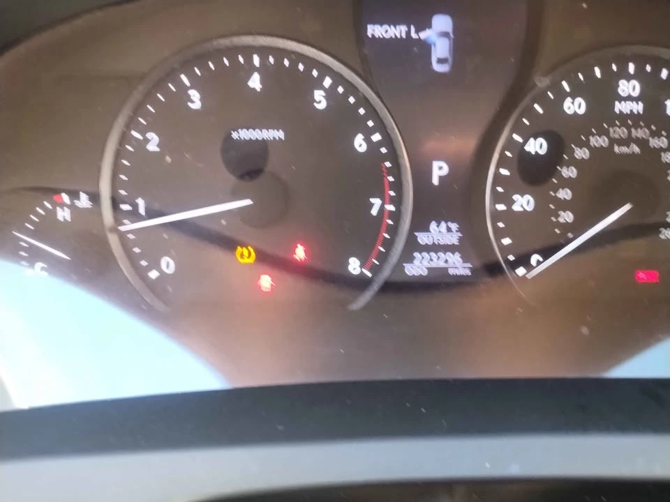 2013 Lexus LS 4th Gen - Image 8 of 17