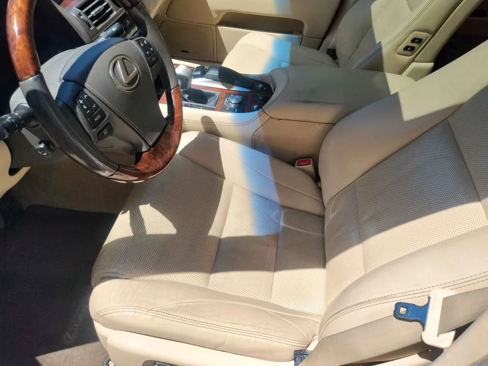 2013 Lexus LS 4th Gen - Image 10 of 17