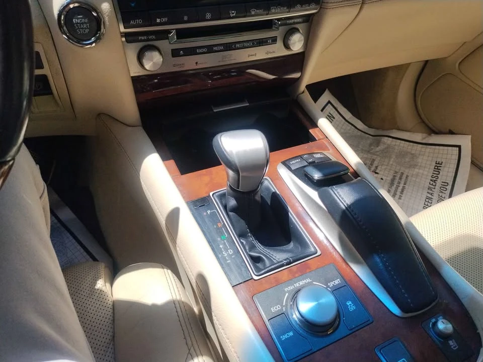 2013 Lexus LS 4th Gen - Image 7 of 17