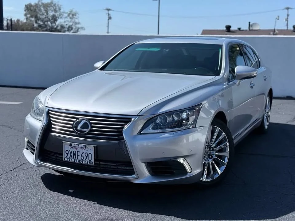 2013 Lexus LS 4th Gen - Image 2 of 20