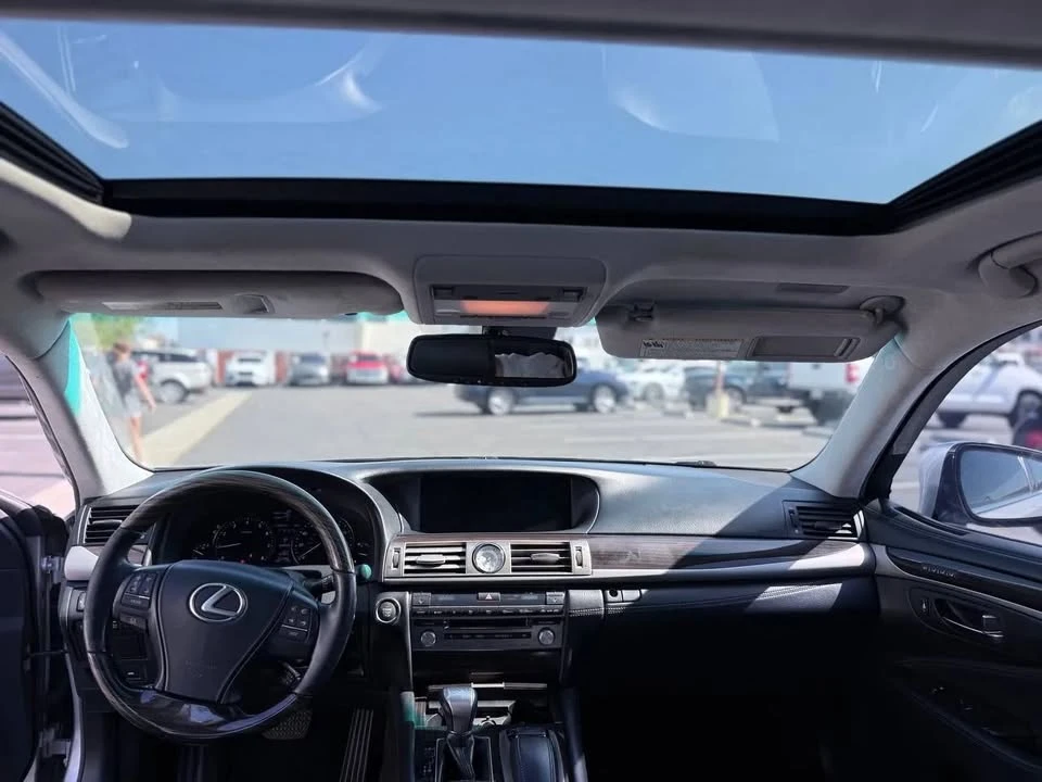 2013 Lexus LS 4th Gen - Image 12 of 20