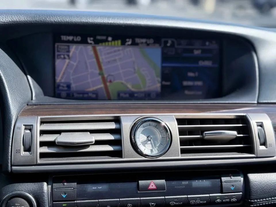2013 Lexus LS 4th Gen - Image 14 of 20