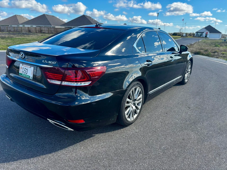 2013 Lexus LS 4th Gen - Image 11 of 31