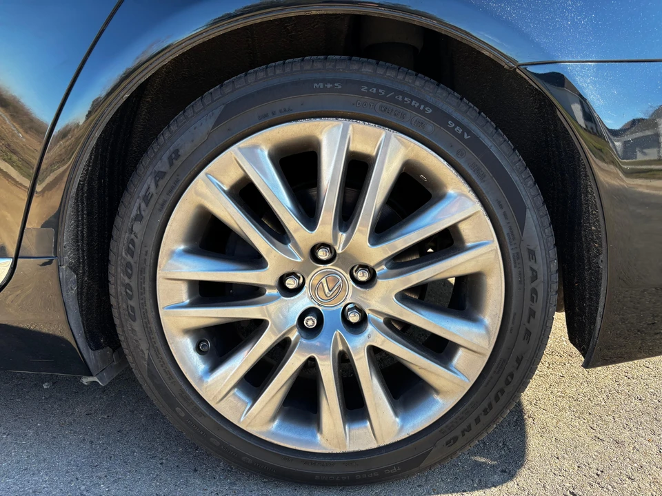 2013 Lexus LS 4th Gen - Image 22 of 31