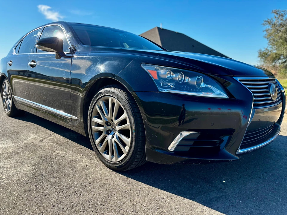 2013 Lexus LS 4th Gen - Image 12 of 31