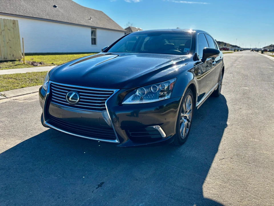 2013 Lexus LS 4th Gen - Image 7 of 31