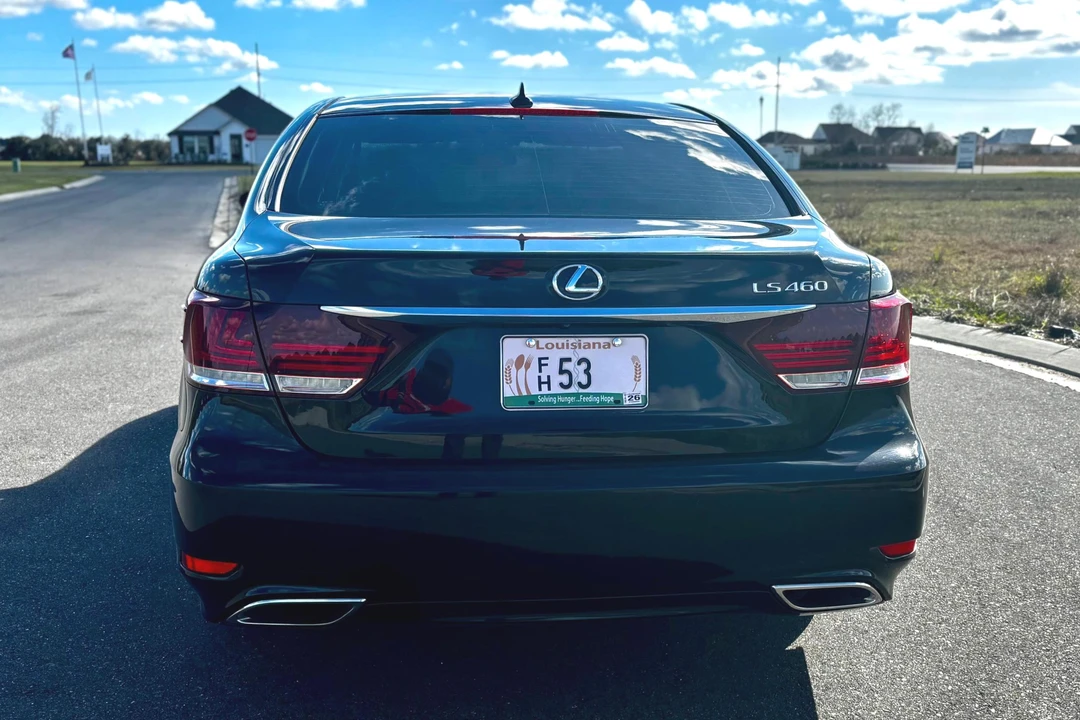 2013 Lexus LS 4th Gen - Image 5 of 31