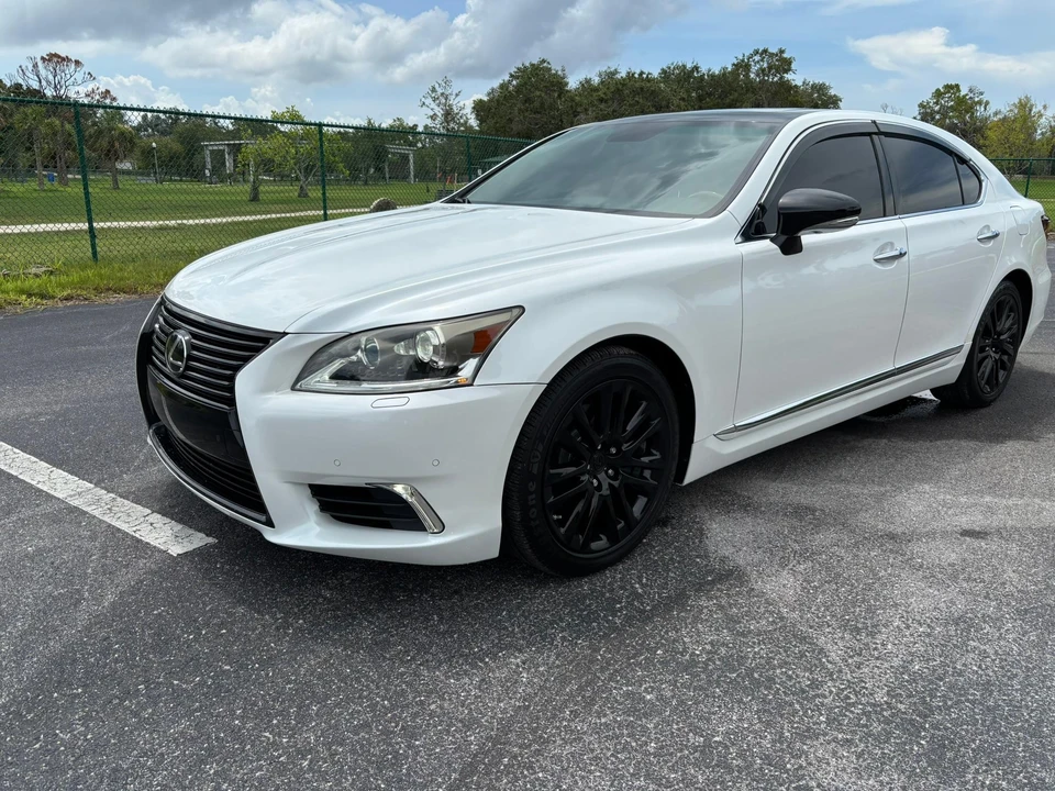 2013 Lexus LS 4th Gen - Image 7 of 31