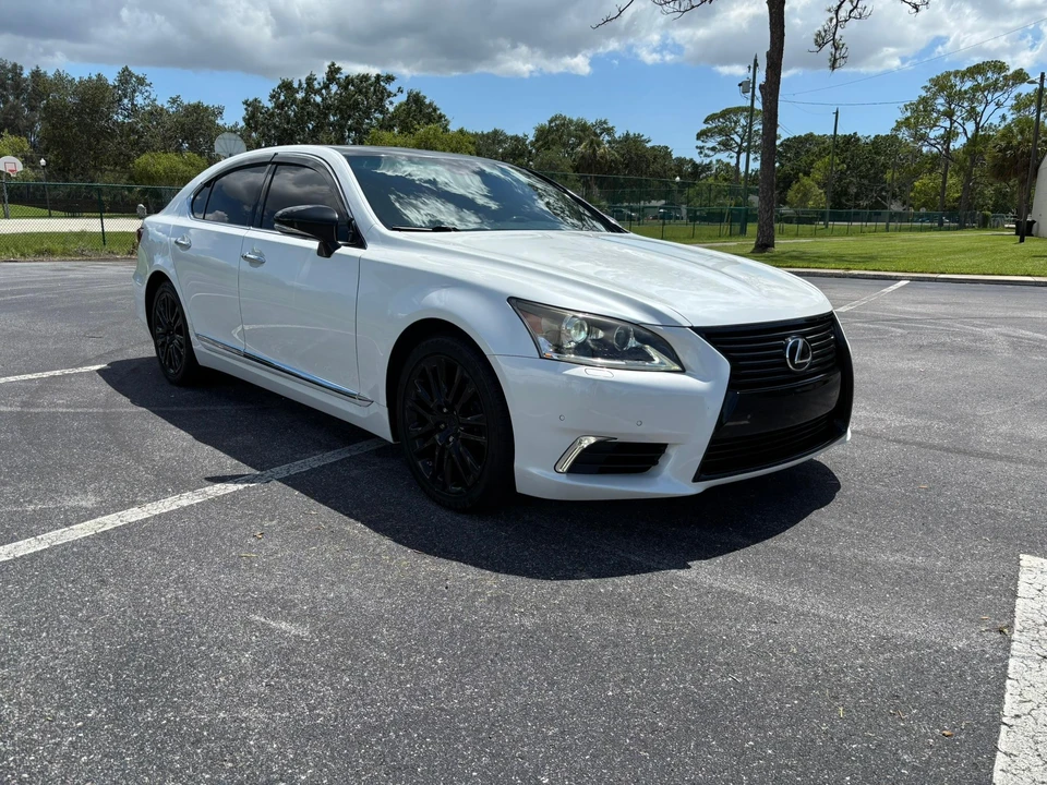2013 Lexus LS 4th Gen - Image 13 of 31