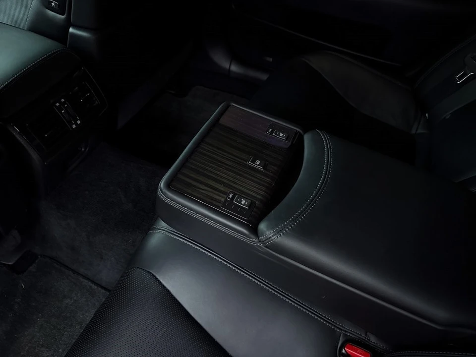 2013 Lexus LS 4th Gen - Image 21 of 21