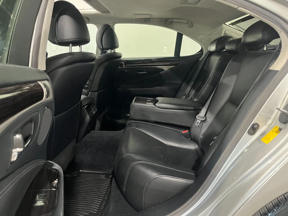 2013 Lexus LS 4th Gen - Image 14 of 22