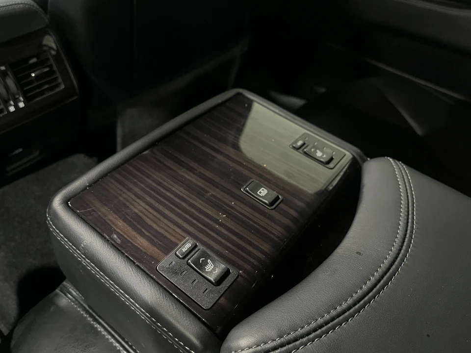 2013 Lexus LS 4th Gen - Image 15 of 22