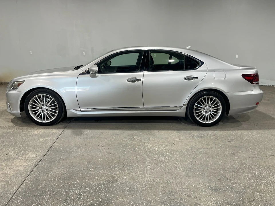 2013 Lexus LS 4th Gen - Image 8 of 22