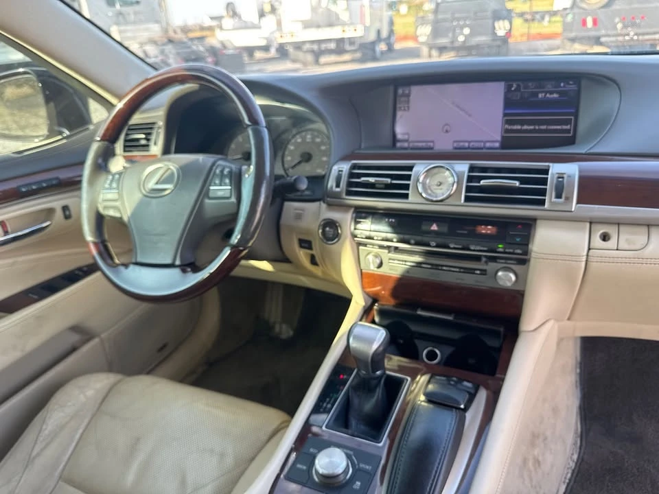 2013 Lexus LS 4th Gen - Image 7 of 20