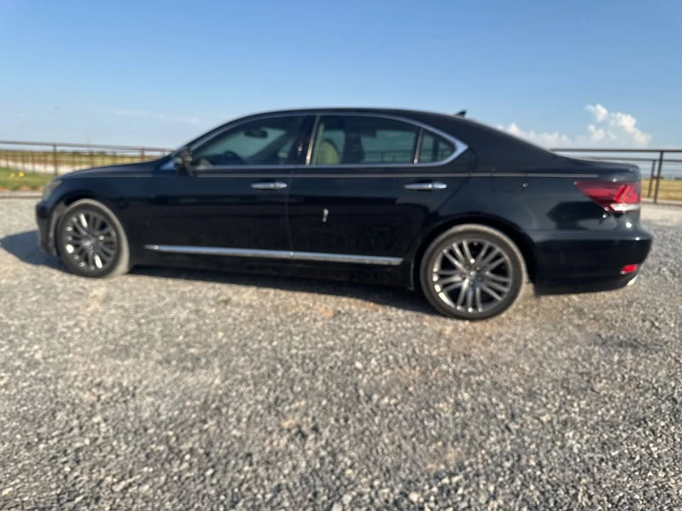 2013 Lexus LS 4th Gen - Image 15 of 20