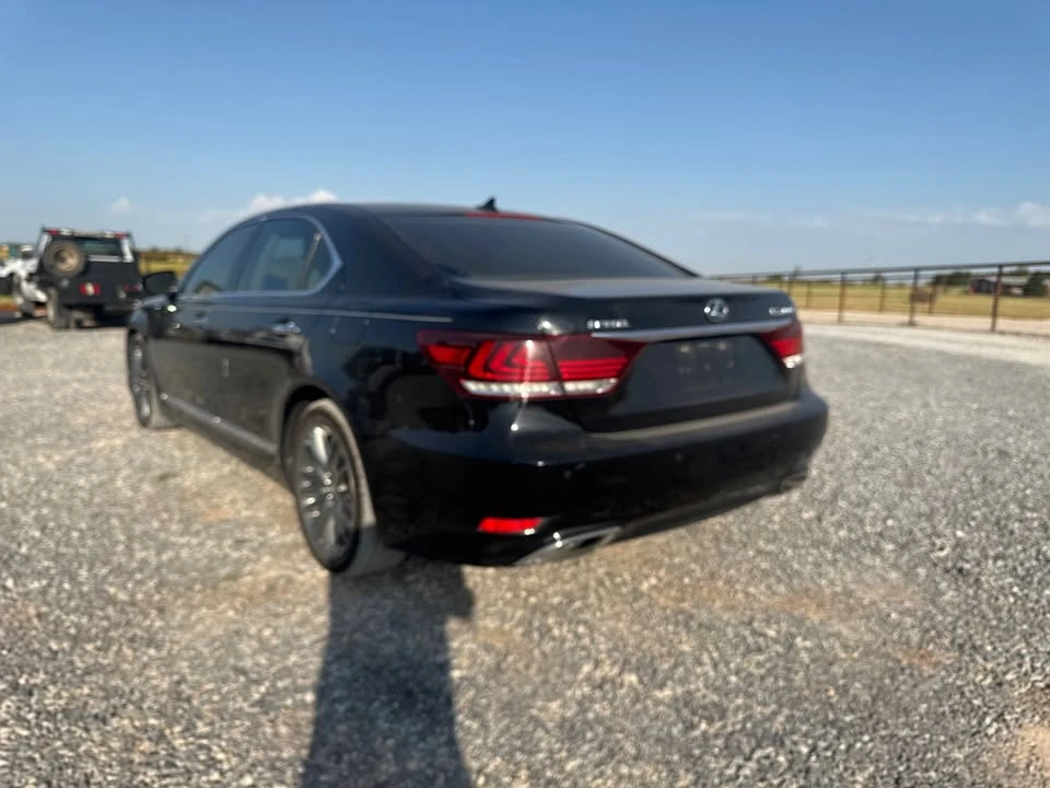 2013 Lexus LS 4th Gen - Image 16 of 20