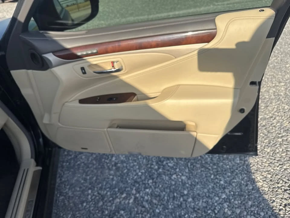 2013 Lexus LS 4th Gen - Image 8 of 20