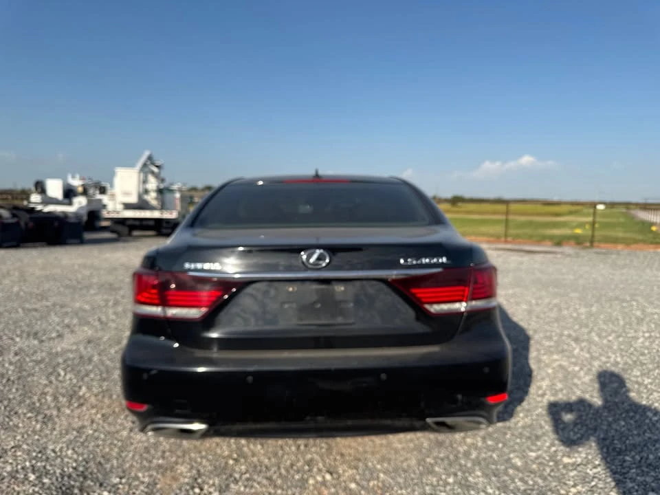 2013 Lexus LS 4th Gen - Image 17 of 20