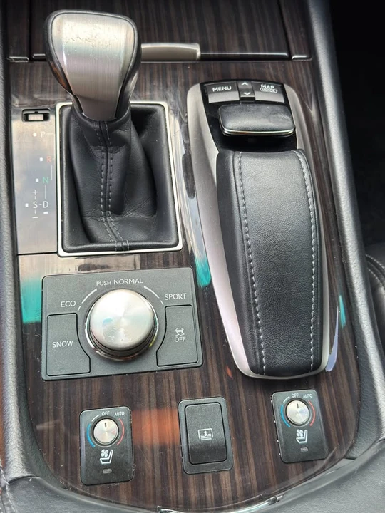 2013 Lexus LS 4th Gen - Image 14 of 19