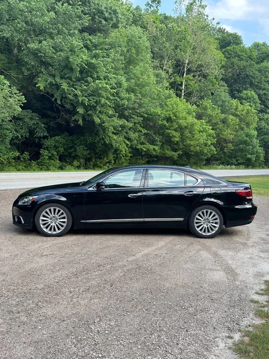 2013 Lexus LS 4th Gen - Image 3 of 19