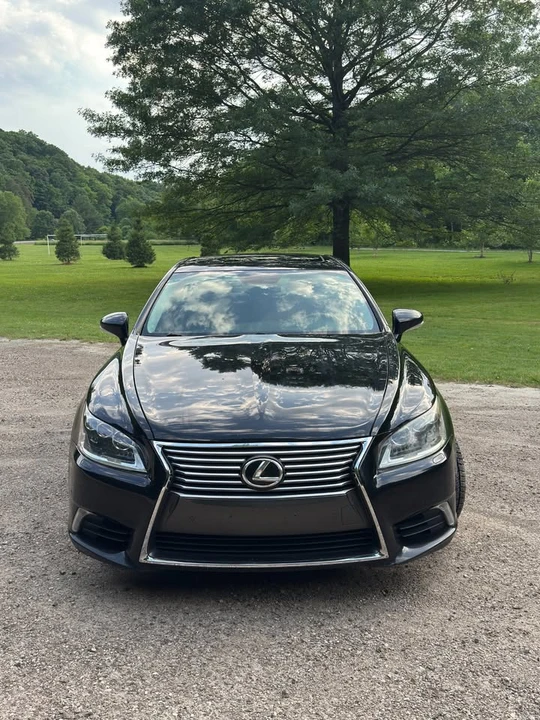 2013 Lexus LS 4th Gen - Image 2 of 19