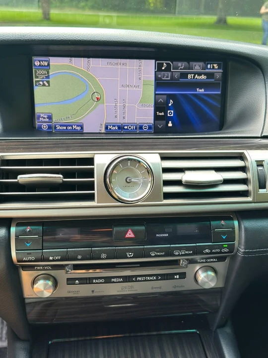 2013 Lexus LS 4th Gen - Image 13 of 19