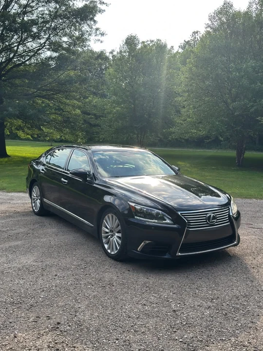 2013 Lexus LS 4th Gen - Image 8 of 19