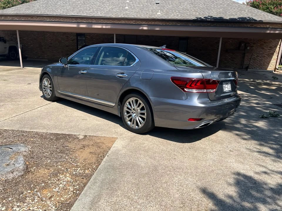 2013 Lexus LS 4th Gen - Image 5 of 16