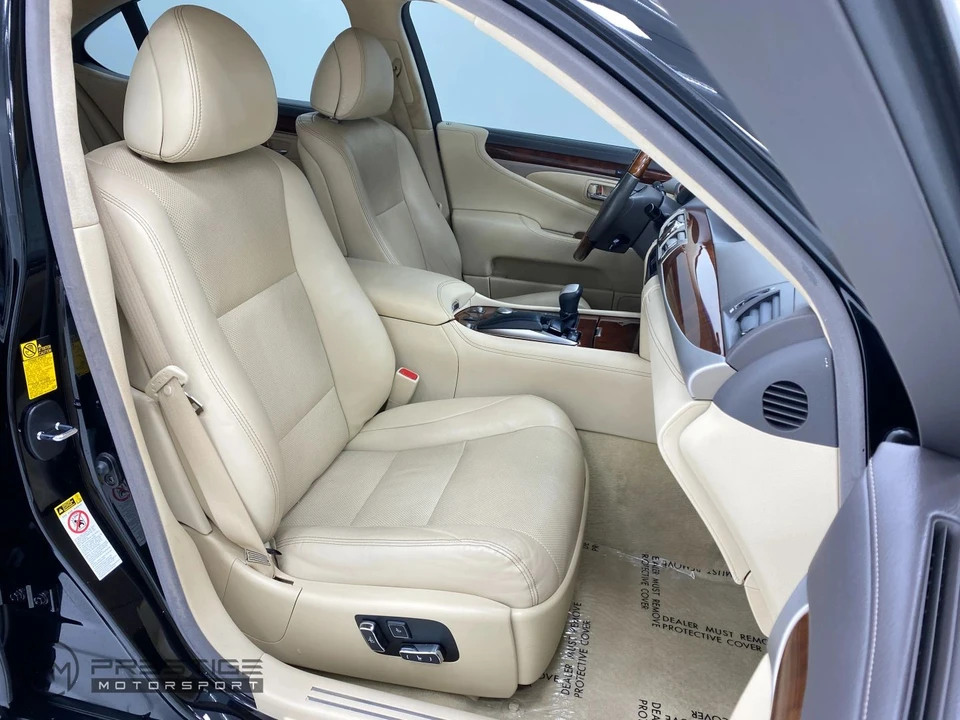 2013 Lexus LS 4th Gen - Image 16 of 21