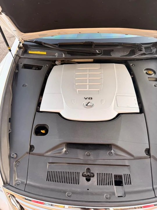 2013 Lexus LS 4th Gen - Image 7 of 11