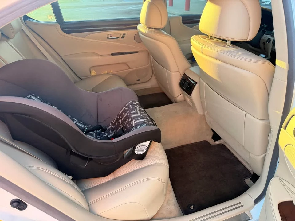 2013 Lexus LS 4th Gen - Image 9 of 11