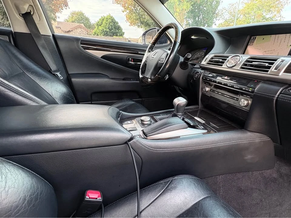 2013 Lexus LS 4th Gen - Image 12 of 15