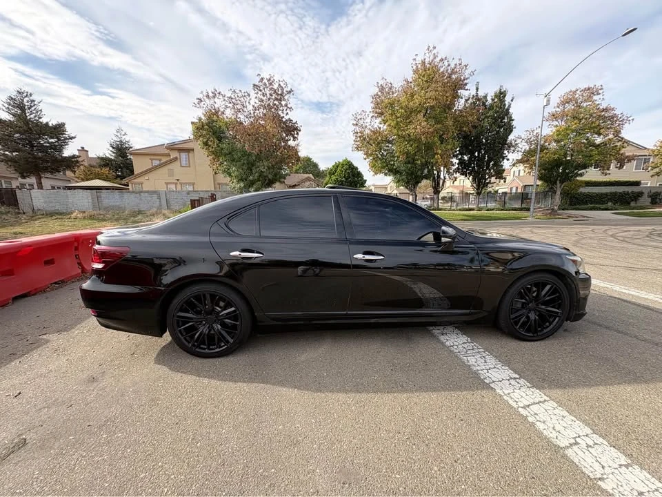 2013 Lexus LS 4th Gen - Image 5 of 15