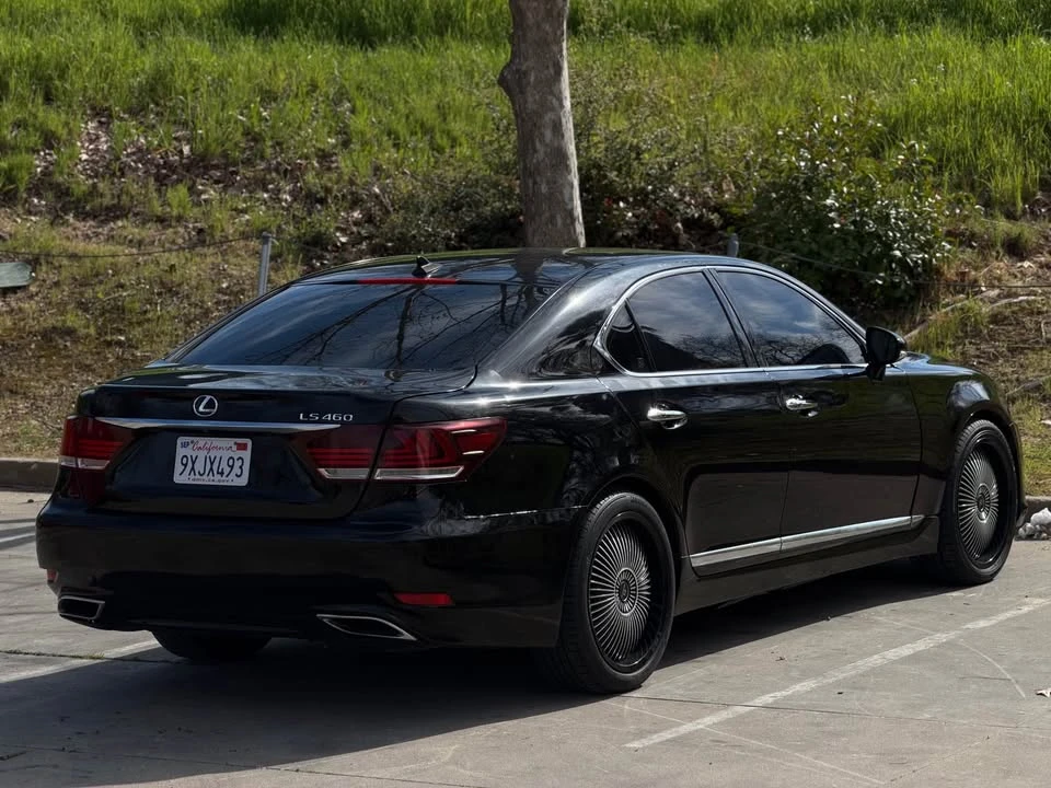 2013 Lexus LS 4th Gen - Image 7 of 13
