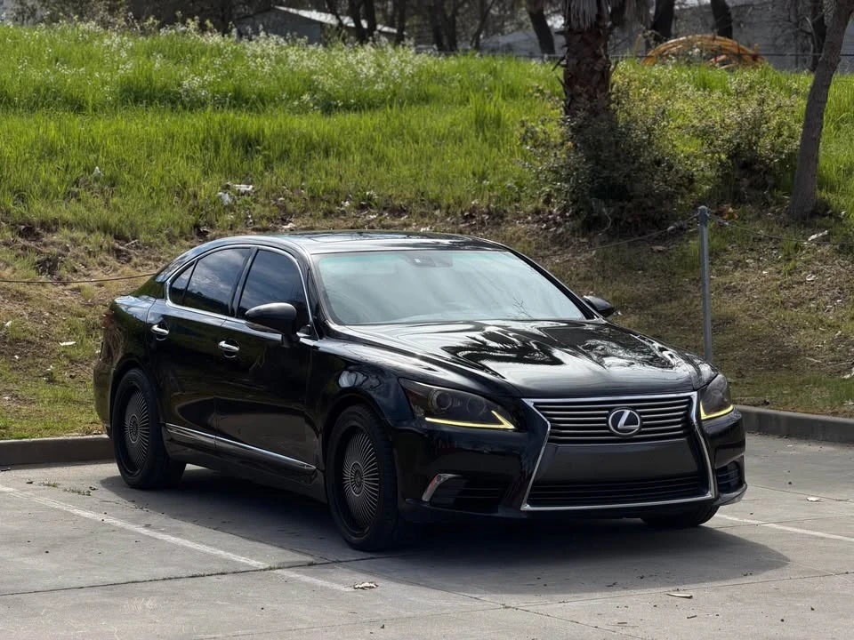 2013 Lexus LS 4th Gen - Image 2 of 13