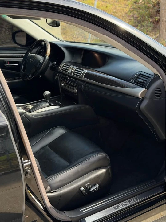 2013 Lexus LS 4th Gen - Image 9 of 13
