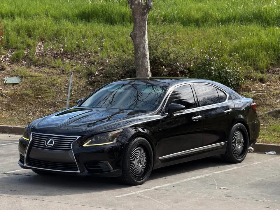 2013 Lexus LS 4th Gen - Image 3 of 13